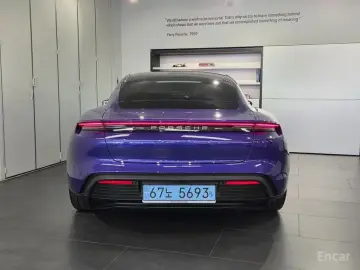 2025 Porsche Taycan с пробегом 384 км
