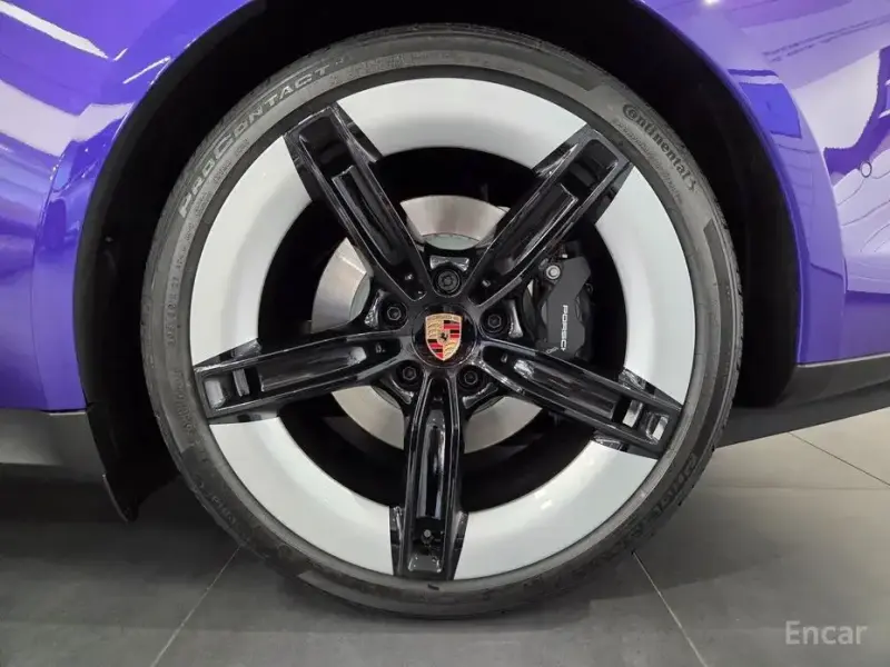 2025 Porsche Taycan с пробегом 384 км