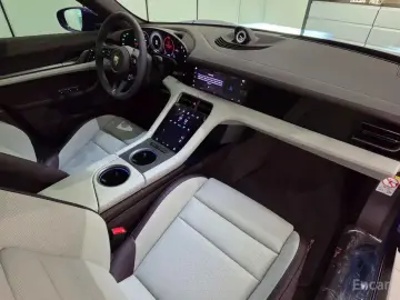 2025 Porsche Taycan с пробегом 384 км