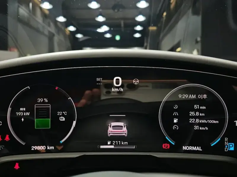 2024 Porsche Taycan с пробегом 29 800 км