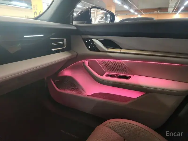2025 Porsche Taycan с пробегом 950 км