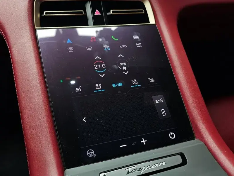 2024 Porsche Taycan с пробегом 29 800 км