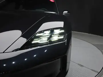 2024 Porsche Taycan с пробегом 29 800 км