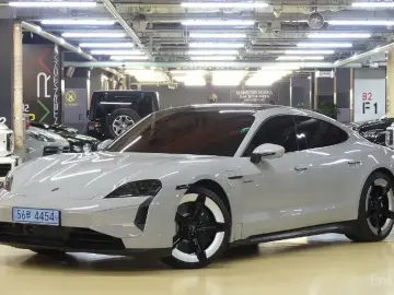 2024 Porsche Taycan с пробегом 9 100 км
