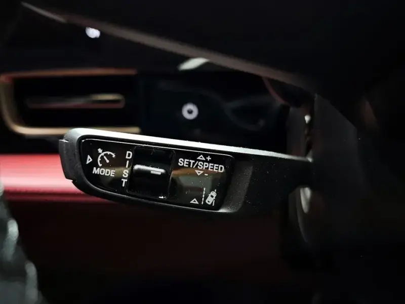 2024 Porsche Taycan с пробегом 29 800 км