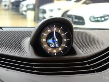 2024 Porsche Taycan с пробегом 9 100 км
