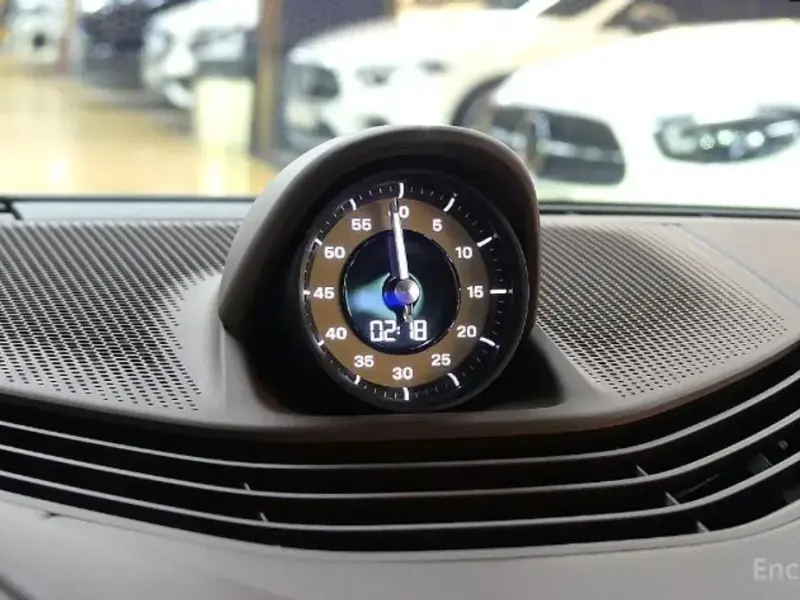 2024 Porsche Taycan с пробегом 9 100 км