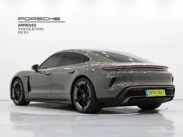 2025 Porsche Taycan с пробегом 700 км