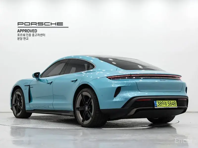 2025 Porsche Taycan с пробегом 1 160 км