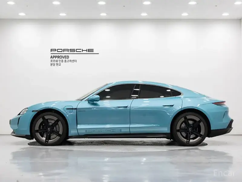 2025 Porsche Taycan с пробегом 1 160 км