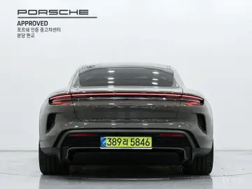 2025 Porsche Taycan с пробегом 121 км