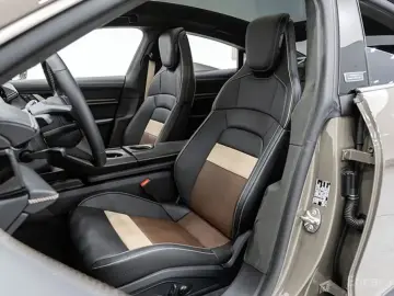 2025 Porsche Taycan с пробегом 121 км