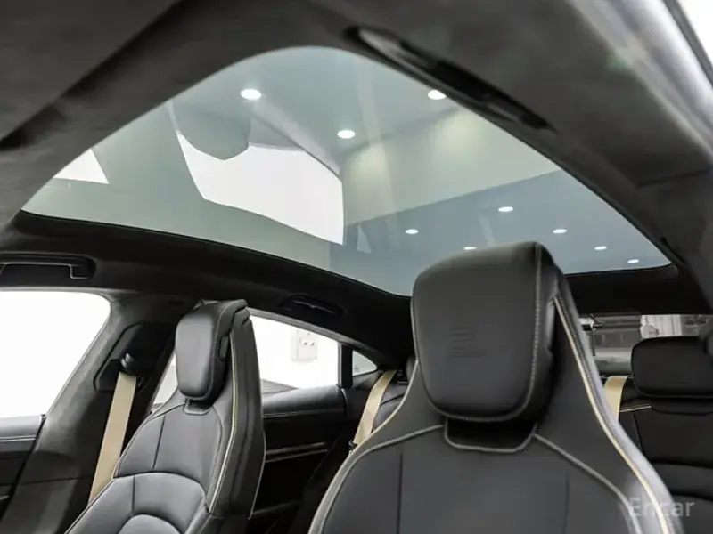 2025 Porsche Taycan с пробегом 1 160 км