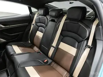 2025 Porsche Taycan с пробегом 1 160 км