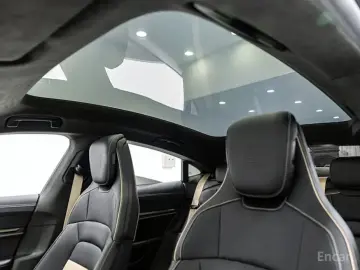 2025 Porsche Taycan с пробегом 121 км