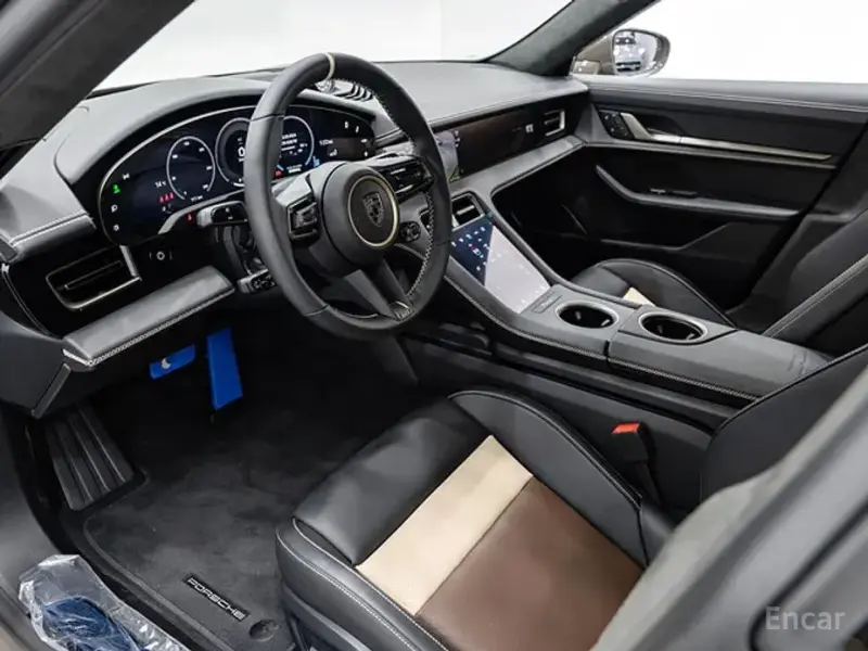 2025 Porsche Taycan с пробегом 121 км