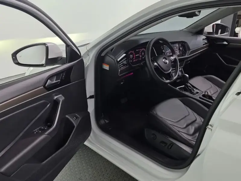 2021 Volkswagen Jetta с пробегом 32 945 км