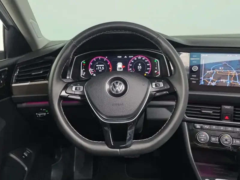 2021 Volkswagen Jetta с пробегом 32 945 км