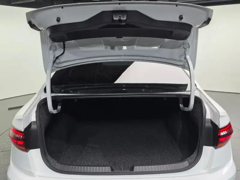 2021 Volkswagen Jetta с пробегом 32 945 км