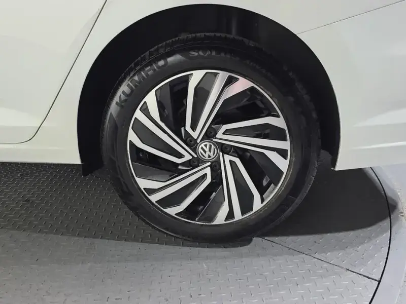 2021 Volkswagen Jetta с пробегом 32 945 км