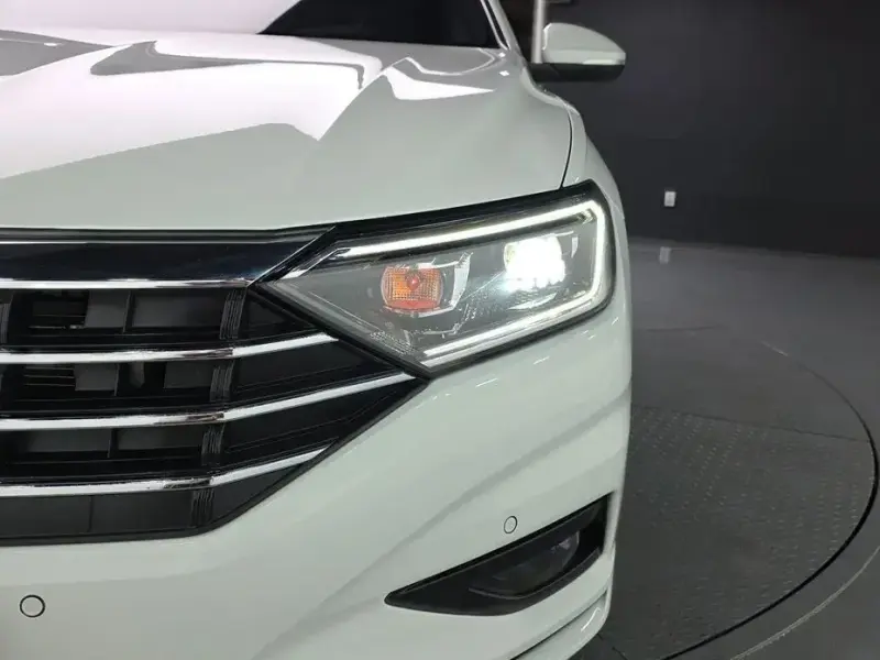 2021 Volkswagen Jetta с пробегом 32 945 км