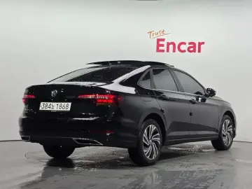2021 Volkswagen Jetta с пробегом 52 645 км