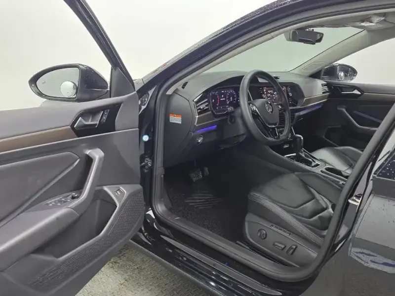 2021 Volkswagen Jetta с пробегом 52 645 км