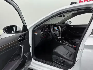 2021 Volkswagen Jetta с пробегом 55 891 км