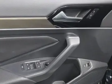 2021 Volkswagen Jetta с пробегом 52 645 км