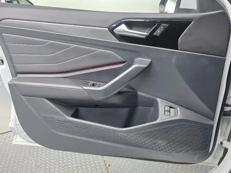 2022 Volkswagen Jetta с пробегом 54 327 км