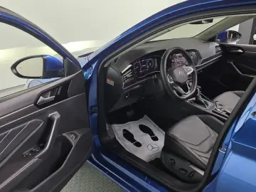 2024 Volkswagen Jetta с пробегом 12 205 км