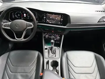 2022 Volkswagen Jetta с пробегом 66 704 км