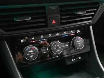2022 Volkswagen Jetta с пробегом 66 704 км