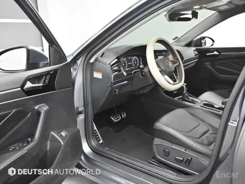 2022 Volkswagen Jetta с пробегом 37 115 км