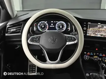2022 Volkswagen Jetta с пробегом 37 115 км