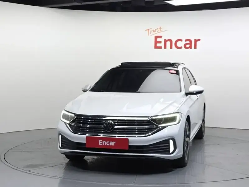 2023 Volkswagen Jetta с пробегом 40 199 км