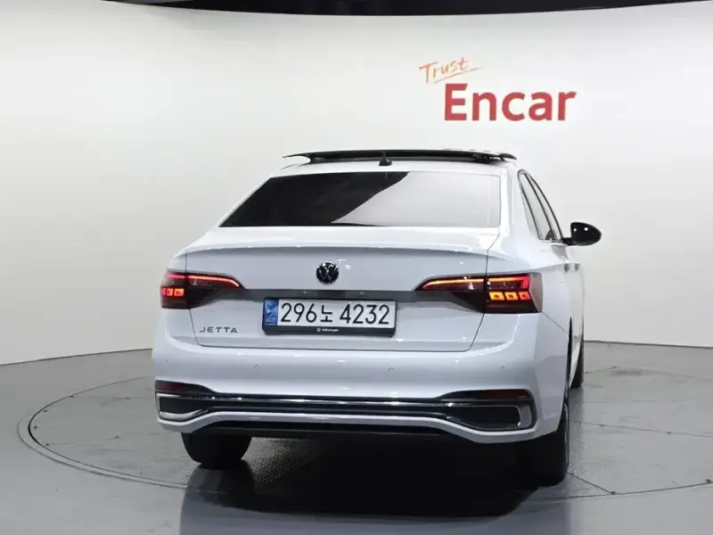 2023 Volkswagen Jetta с пробегом 40 199 км