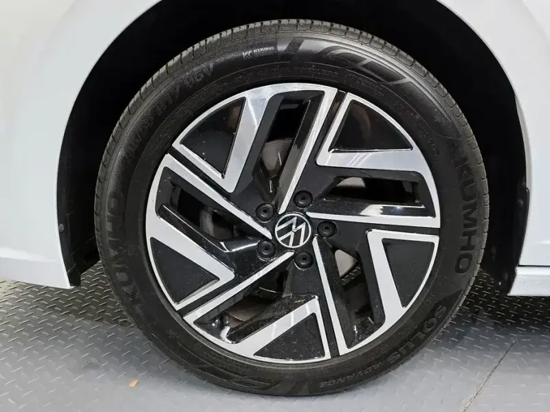 2023 Volkswagen Jetta с пробегом 40 199 км