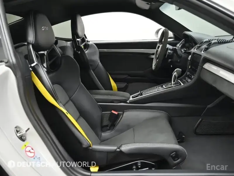 2023 Porsche Cayman с пробегом 7 300 км
