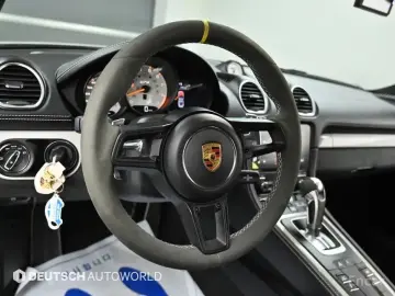 2023 Porsche Cayman с пробегом 7 300 км