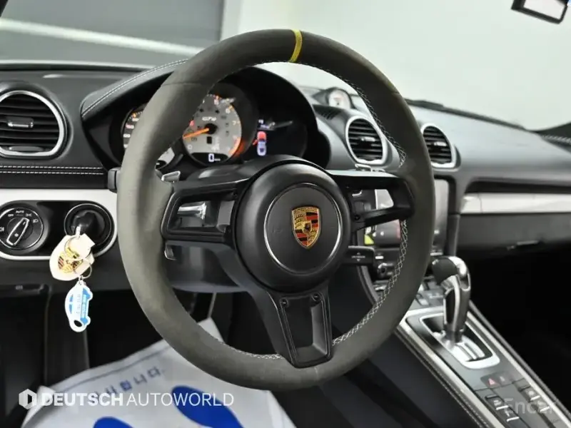 2023 Porsche Cayman с пробегом 7 300 км