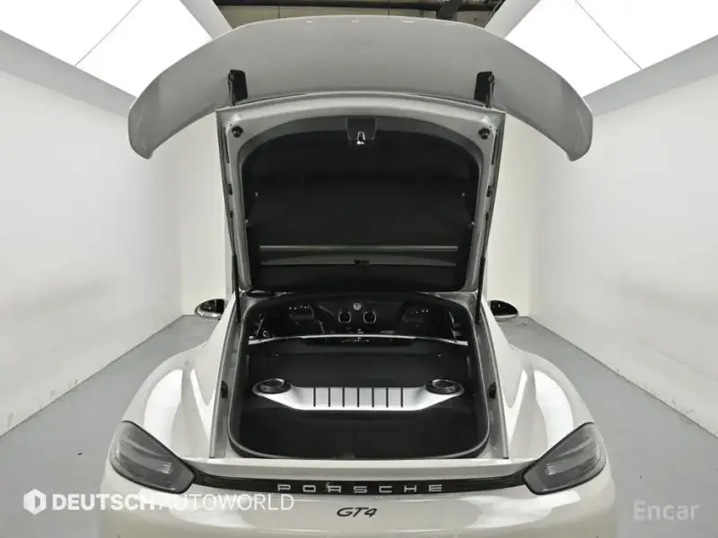 2023 Porsche Cayman с пробегом 7 300 км