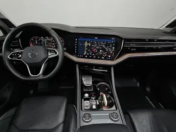 2024 Volkswagen Touareg с пробегом 16 266 км
