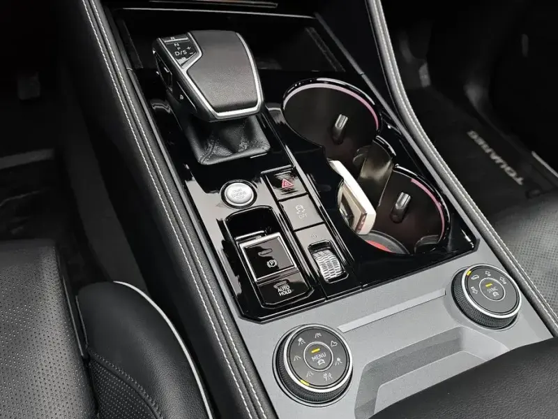 2024 Volkswagen Touareg с пробегом 16 266 км