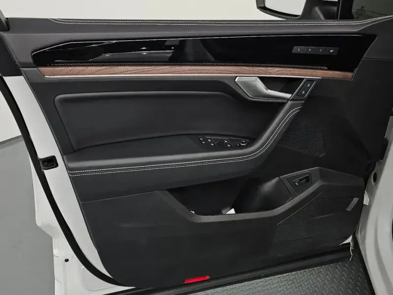 2024 Volkswagen Touareg с пробегом 18 074 км