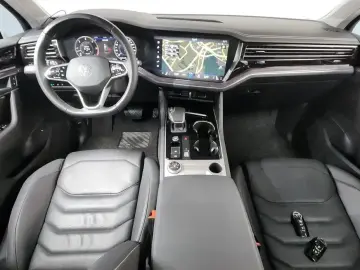2023 Volkswagen Touareg с пробегом 37 764 км