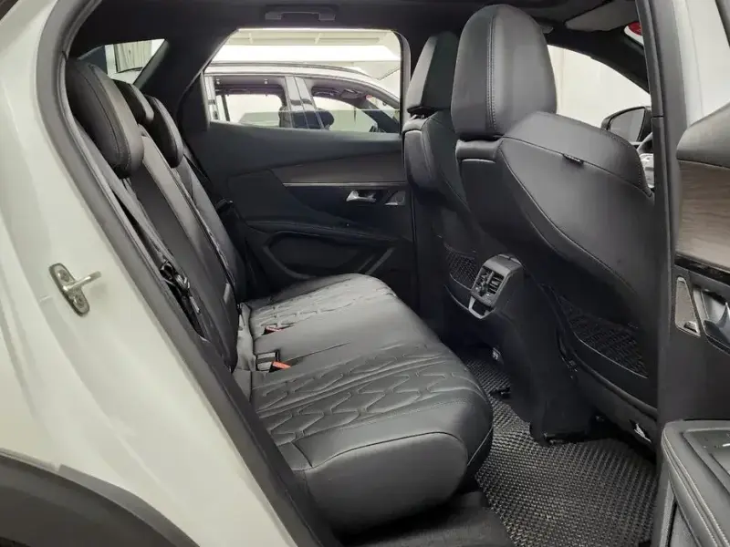 2024 Peugeot 3008 с пробегом 4 603 км