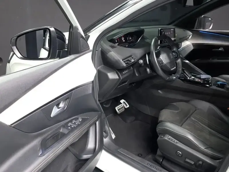 2021 Peugeot 3008 с пробегом 96 556 км