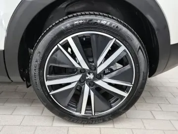 2024 Peugeot 3008 с пробегом 4 603 км