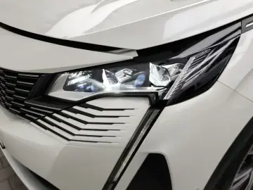 2024 Peugeot 3008 с пробегом 4 603 км
